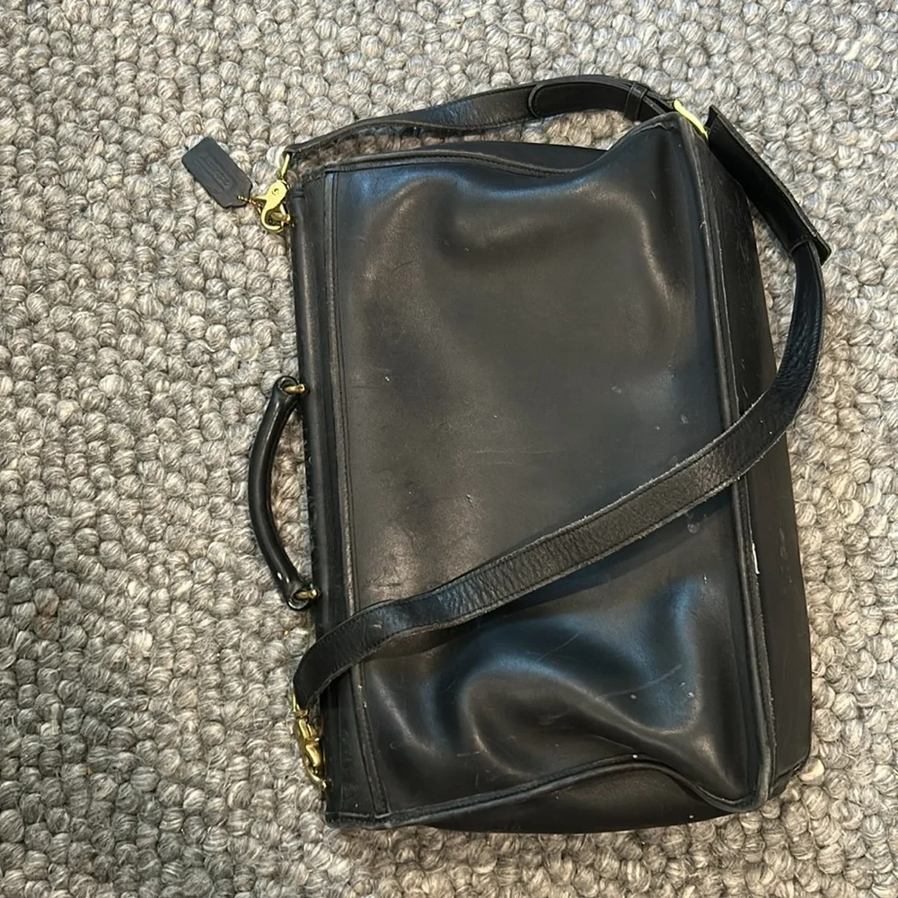 Coach Vintage Lexington Black Gold Genuine Leather Briefcase Bag Unisex